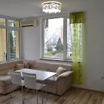Peevi Elit 1 ساني بيتش