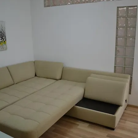 Apartament Peevi Elit 1 *